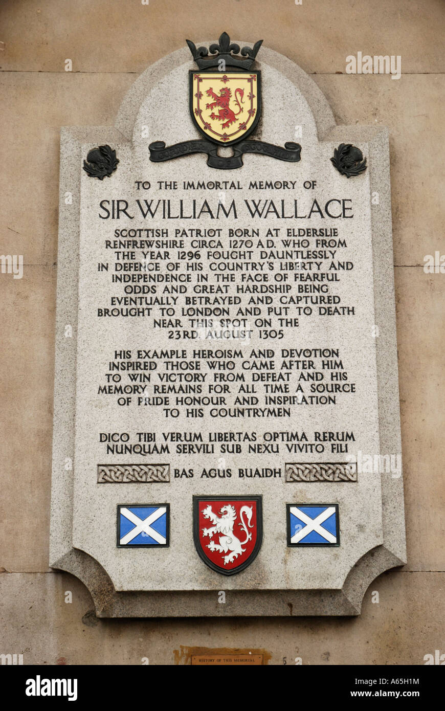 Memoriale di Sir William Wallace (' Braveheart ') al di fuori del vecchio San Bartolomeo's Hospital di Londra Foto Stock