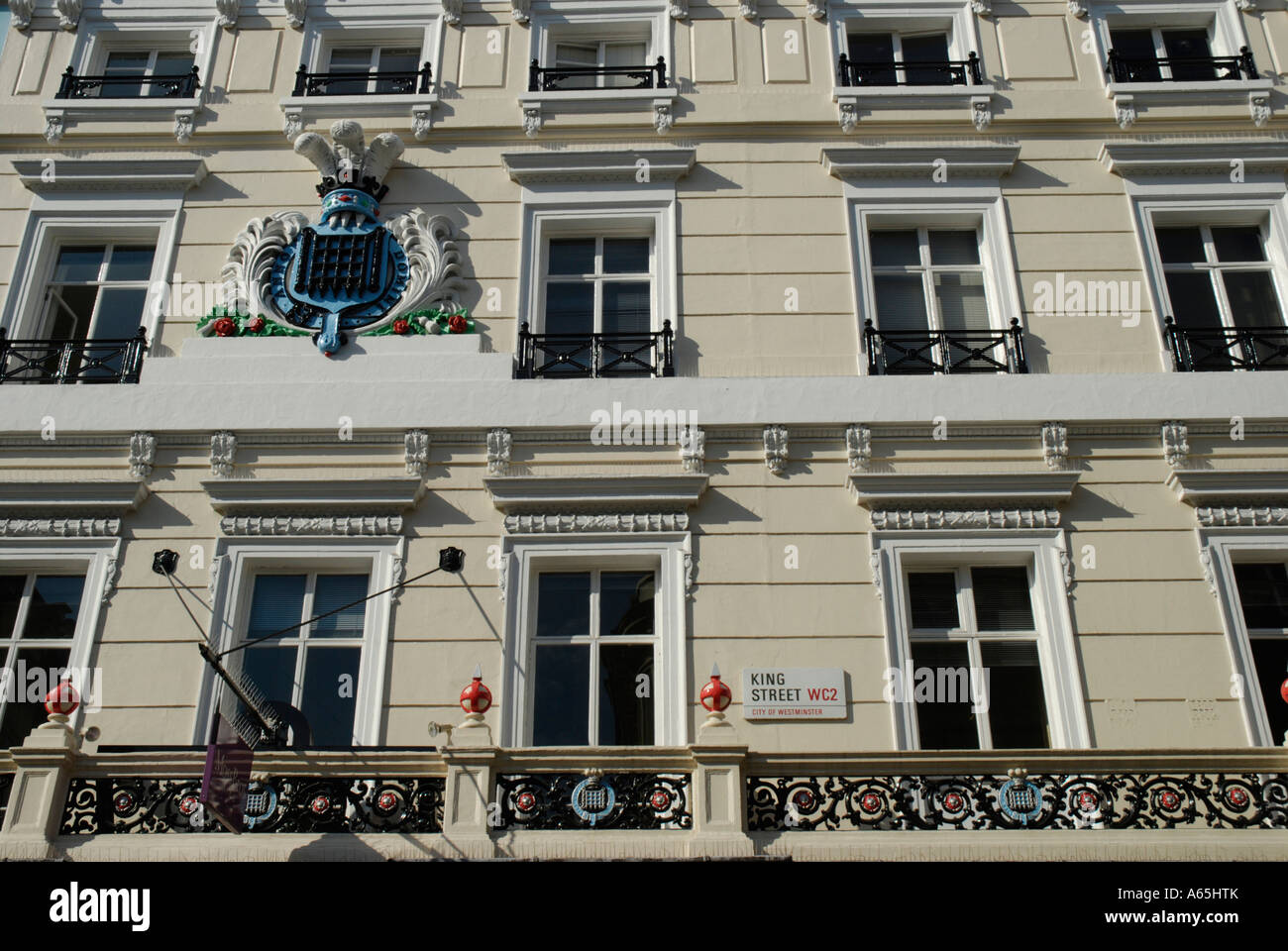 Ornato edificio Georgiano e facciata in King Street Covent Garden di Londra Foto Stock