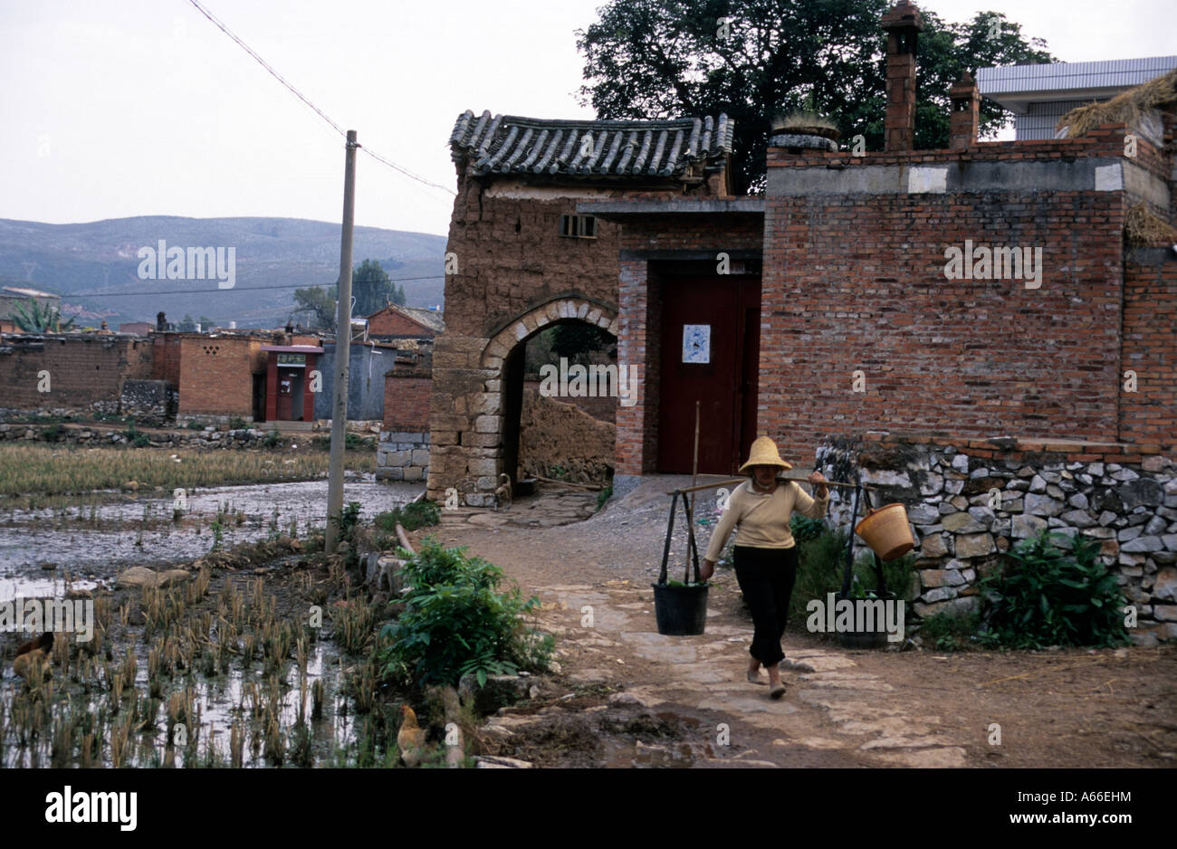 La scena del villaggio nella zona rurale appena fuori Jianshui. Yunnan in Cina Foto Stock