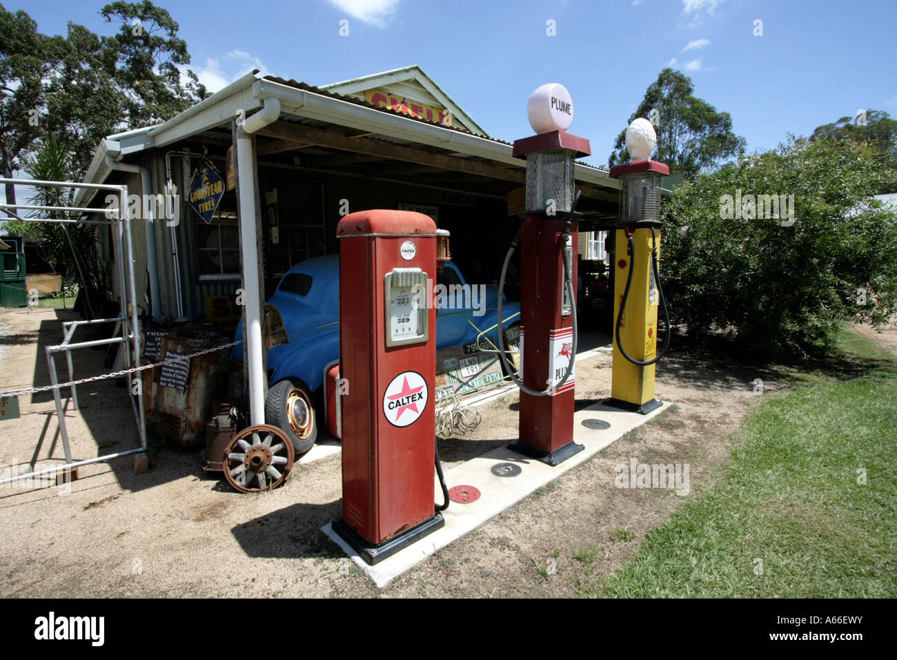 Vecchie pompe di benzina BAPDb orizzontale10258 Foto Stock