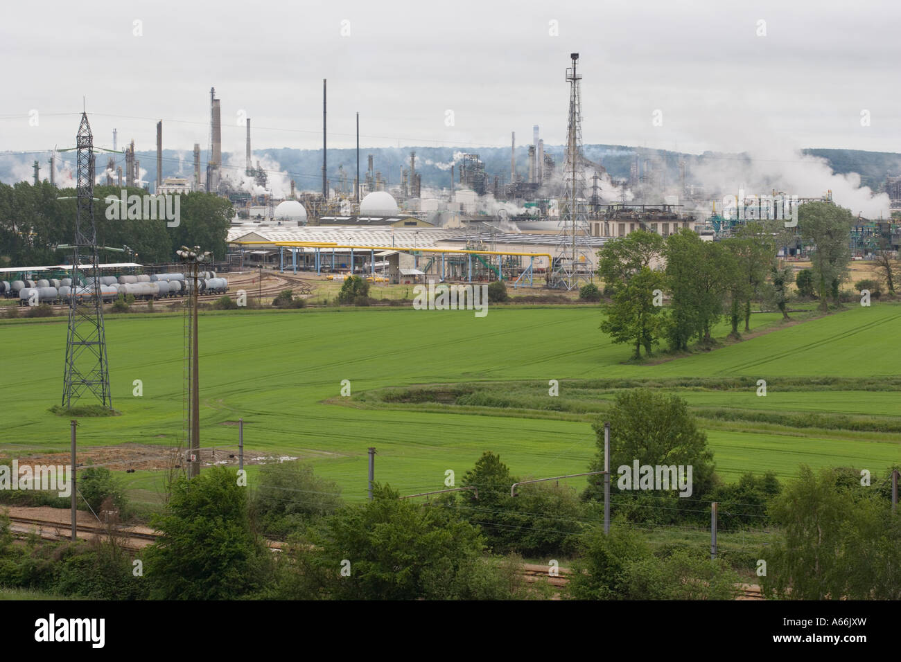 Port-Jérôme, Notre-Dame-de-Gravenchon / Lillebonne, Seine-Maritime, Alta  Normandia, Francia, Unione europea, UE Foto stock - Alamy