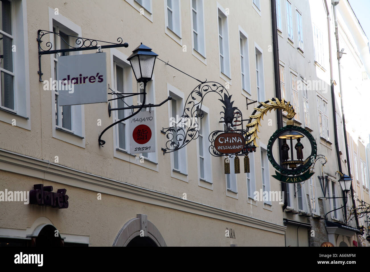 Shop segno in Getreidegasse a Salisburgo in Austria Foto Stock