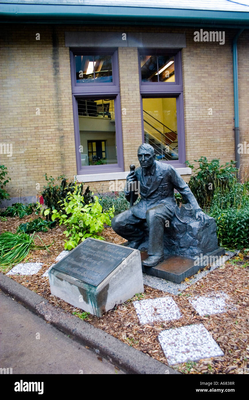 Statua Albert Woolson ultimo Union Army superstite della guerra civile nella parte anteriore del Lago Superior Railroad Museum. Duluth Minnesota USA Foto Stock