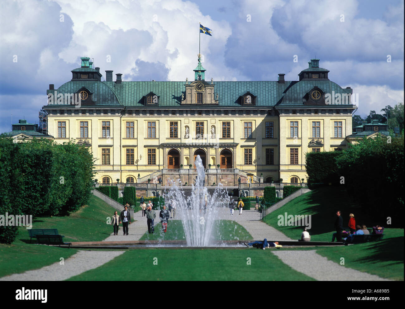 Il Castello Di Drottningholm Fuori Stoccolma Svezia La Residenza E La Casa Del Re E Della Regina Foto Stock Alamy