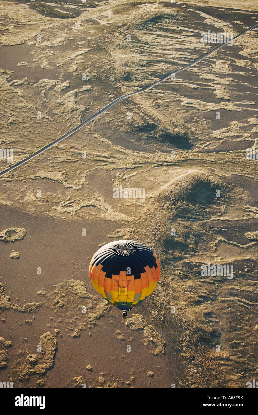 Vista aerea della mongolfiera sopra il deserto del Namib proprietà rilasciato Namib Naukluft Park Namibia Foto Stock