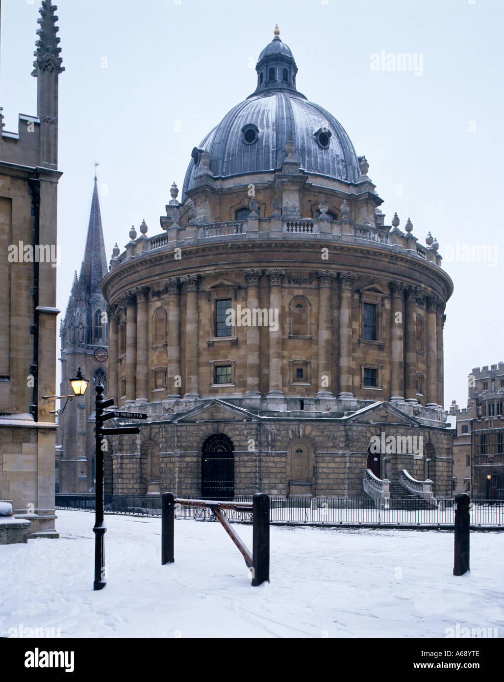 Radcliffe Camera nella neve, Oxford, Inghilterra. Foto Stock