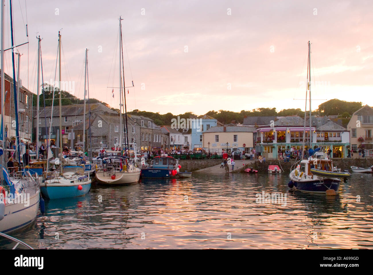 Nel tardo pomeriggio, Padstow Harbour, Cornwall, Southwest England, Regno Unito Foto Stock