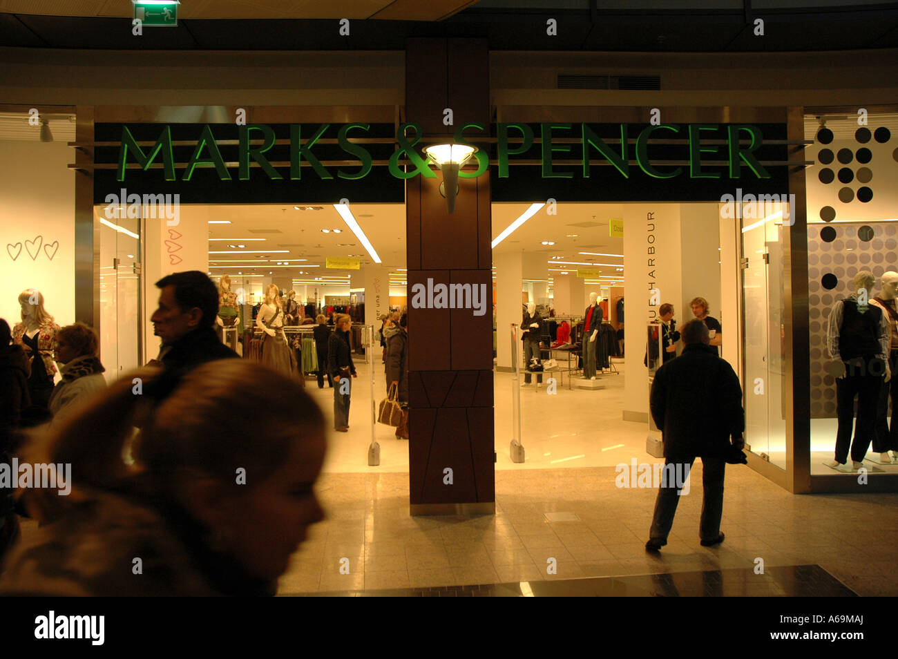 La Marks & Spencer shop in Zlote Tarasy (Golden terrazze) centro commerciale di Varsavia, Polonia Foto Stock