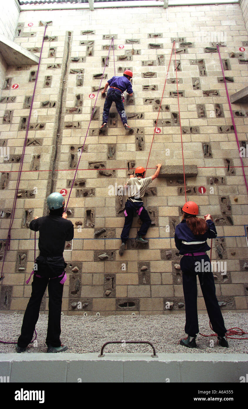 Scuola di Gordonstoun Scozia istruzioni di arrampicata Foto Stock