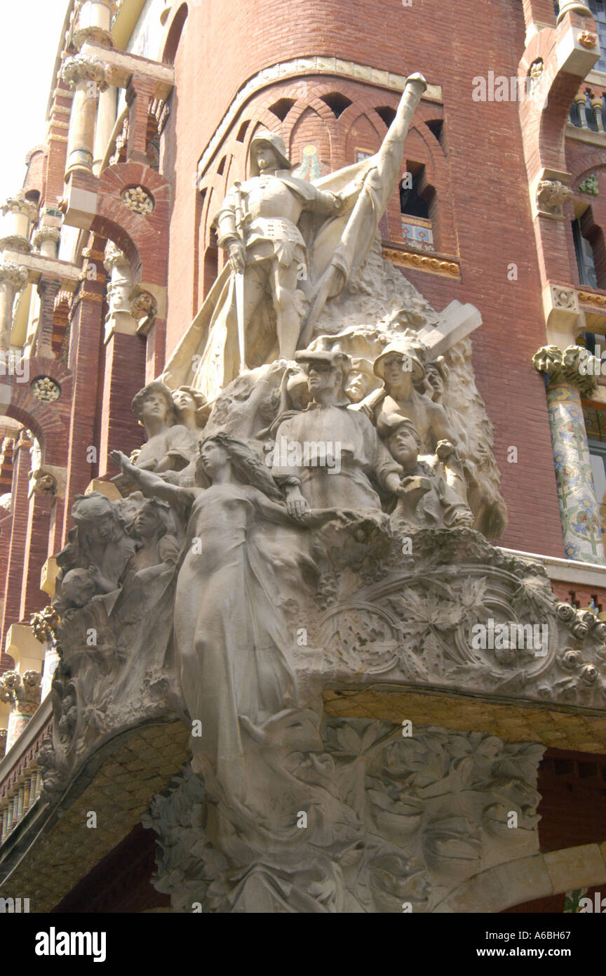 Spagna Catalogna Barcellona scultura di Miguel Blay su Palau de la Musica Catalana chiamato Eclosion Foto Stock