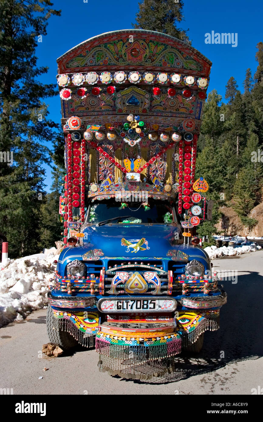 Decorate camion Bedford, Nathiagali, Pakistan Foto Stock