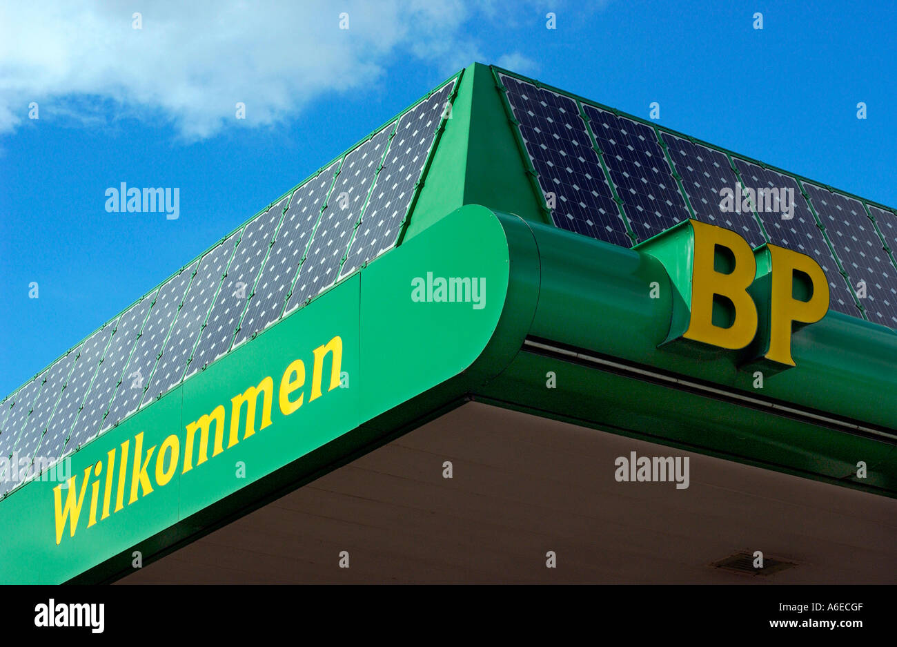 BP gas station funziona con alimentazione solare Foto Stock