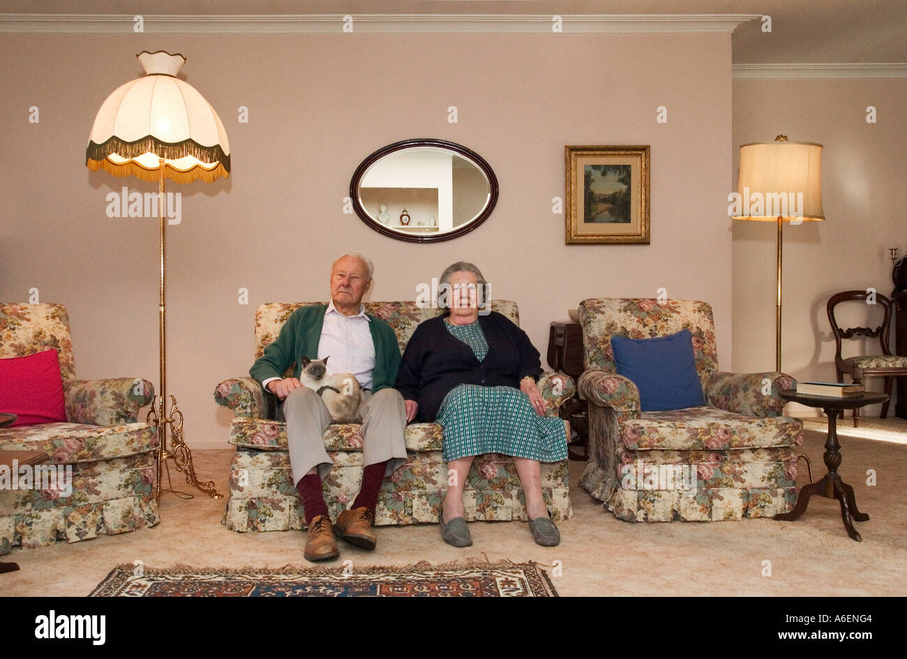 Coppia di anziani a casa Foto Stock