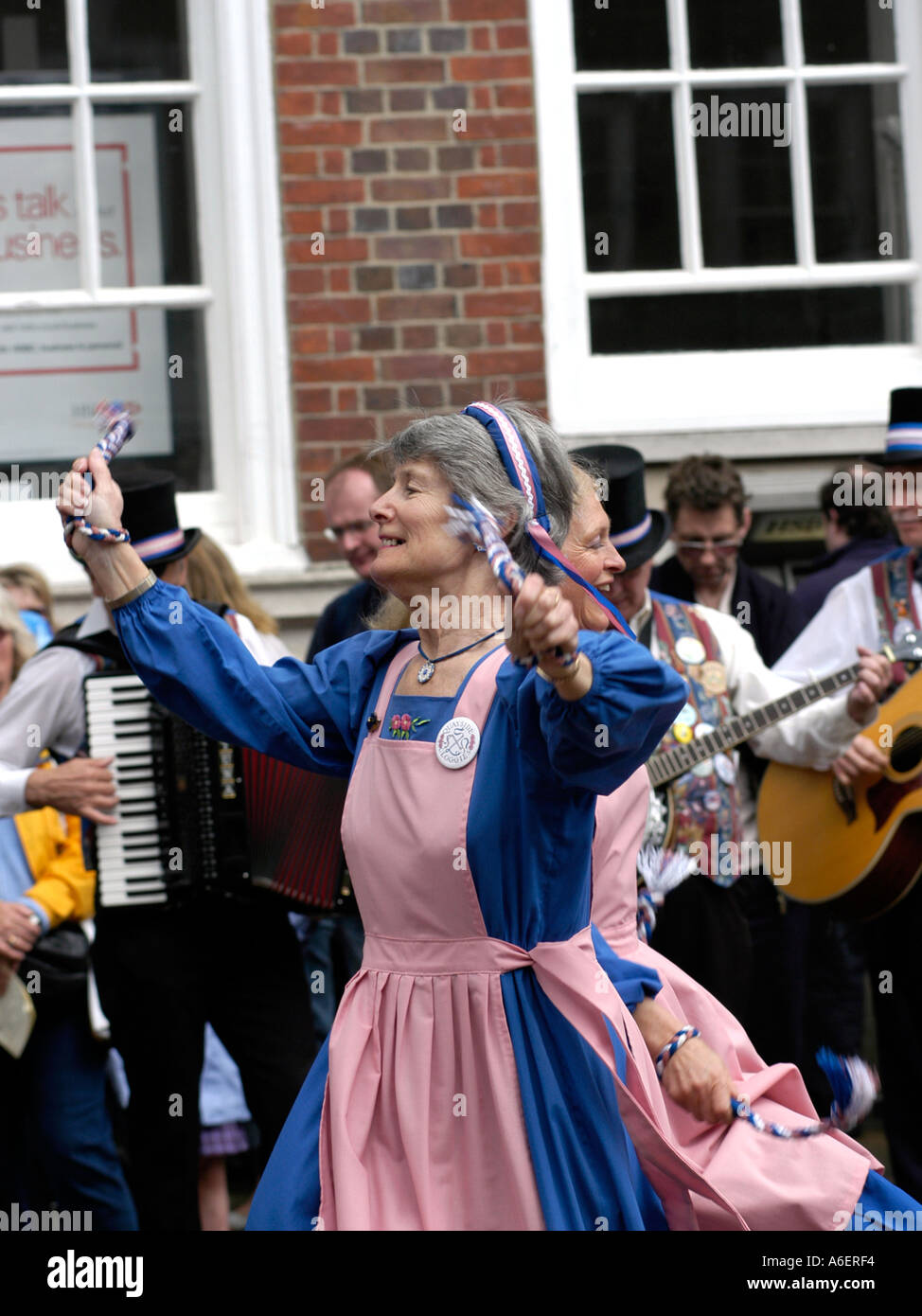 Inglese tradizionale intasare Dancing in the Dorset Folk Festival. Foto Stock