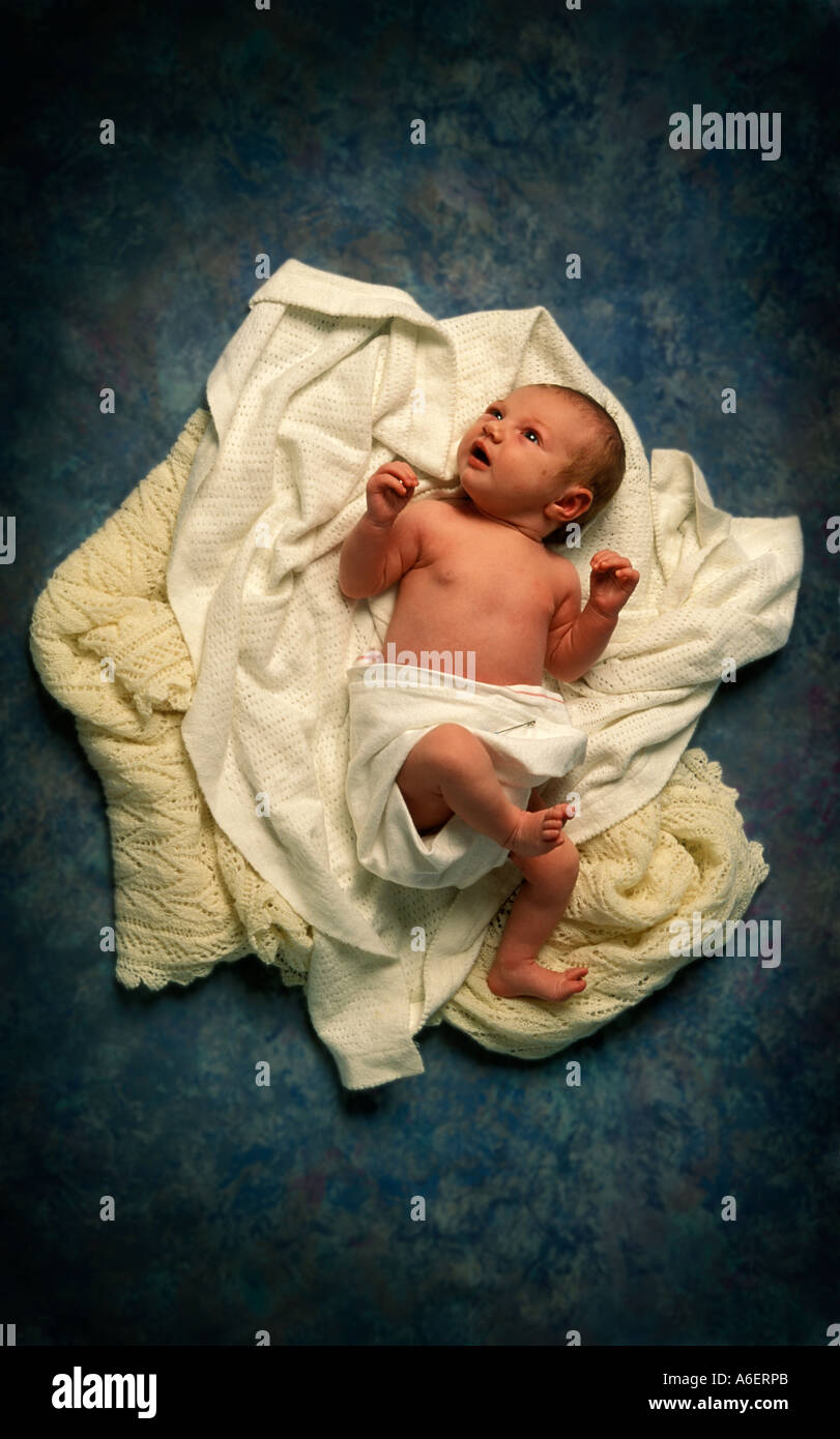 Baby girl dieci giorni nel pannolino Foto Stock