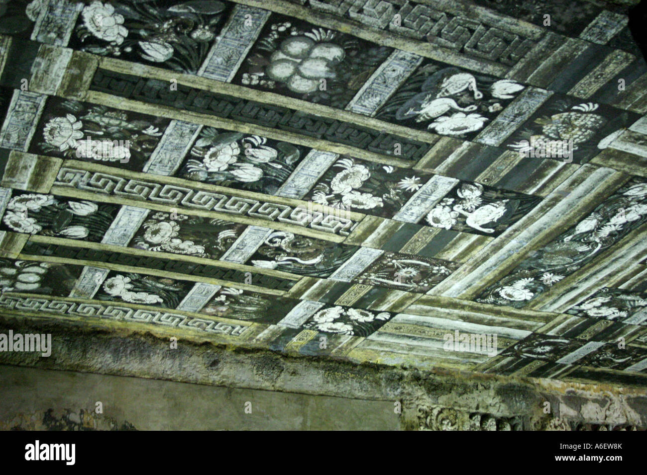 Soffitto dipinti alla Grotta No.1 ,le grotte di Ajanta ,Maharashtra India Foto Stock
