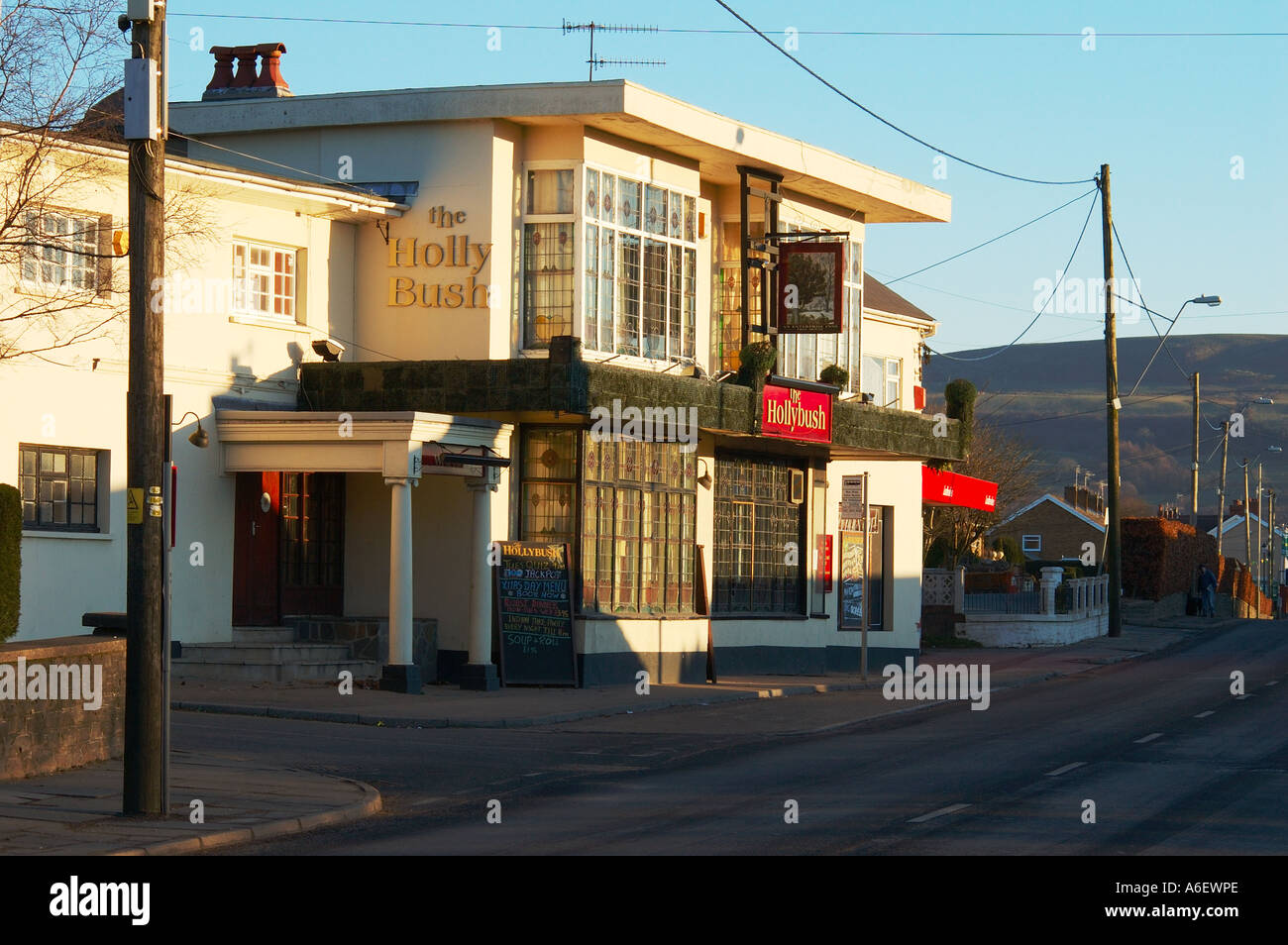 Holly Bush public house llantwit fardre in numero 2006 2336 Foto Stock