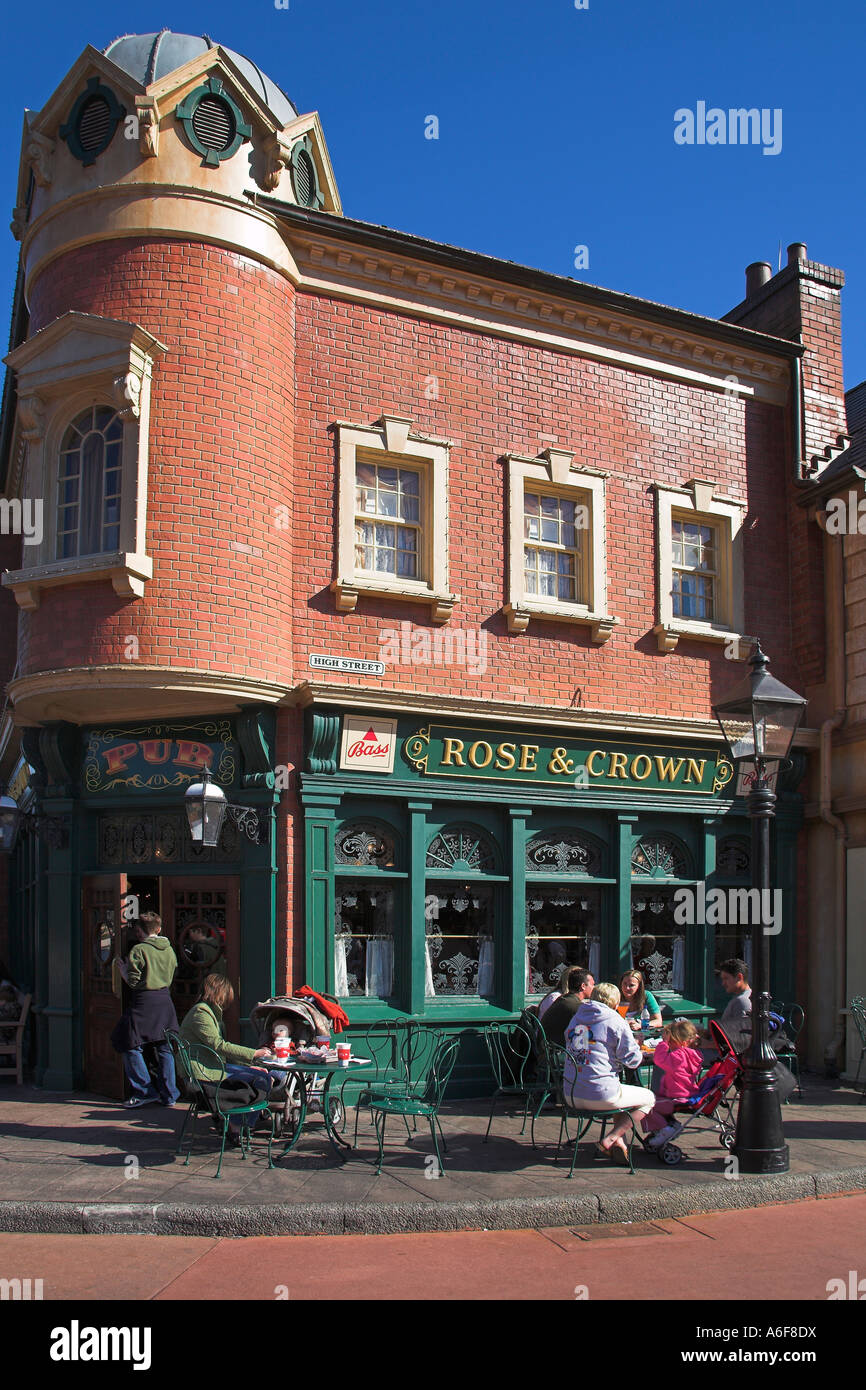 Rose and Crown Pub, sezione inglese di Epcot Center, World Showcase, Disney World, a Orlando, Florida, Stati Uniti d'America Foto Stock