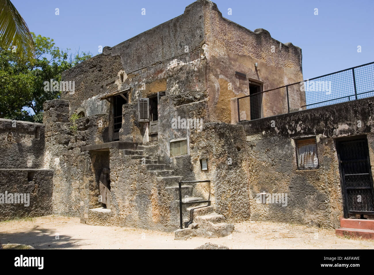 Vecchia casa portoghese nell'antico presidio di Fort Jesus Mombasa Kenya Africa orientale Foto Stock