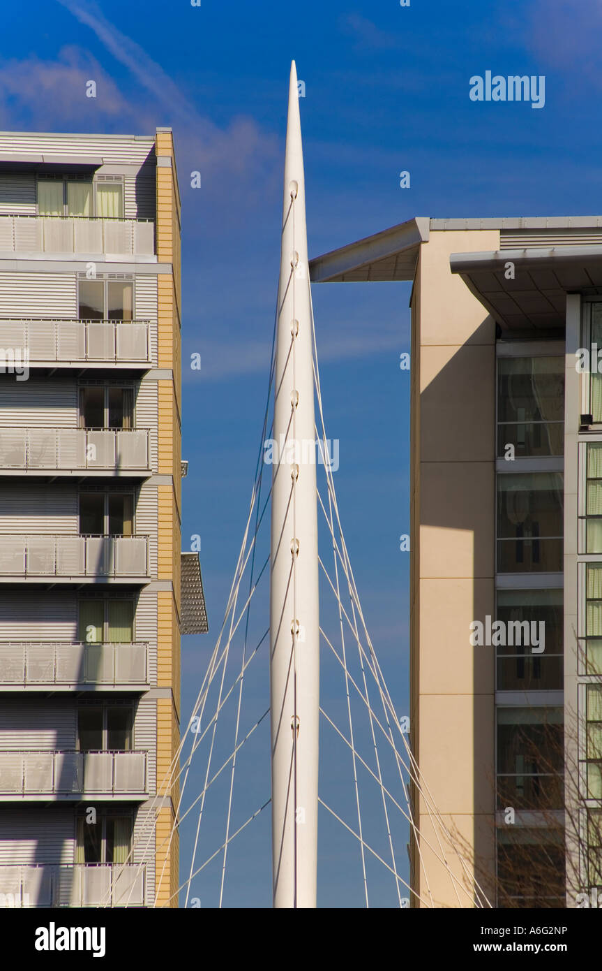 Trinità Bridge da Santiago Calatrave guardando dal Manchester REGNO UNITO lato verso Salford Regno Unito Foto Stock