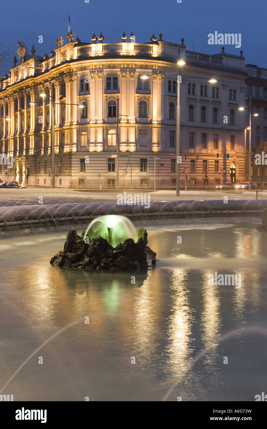 Fontana a Schwarzenbergplatz, Austria, Vienna Foto Stock