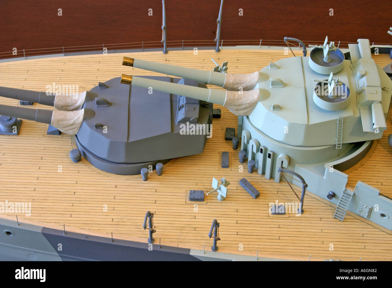 Corazzata HMS Queen Elizabeth rappresentato nel 1943 hanno combattuto