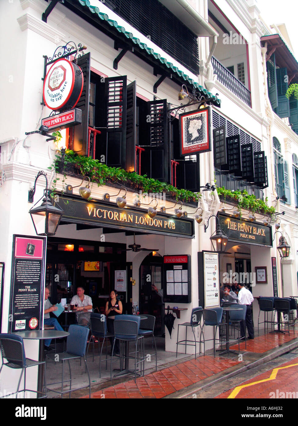 Pub di stile Inglese tradizionale il Penny Black in Boat Quay waterfront ristorante e pub strada pedonale Singapore Foto Stock