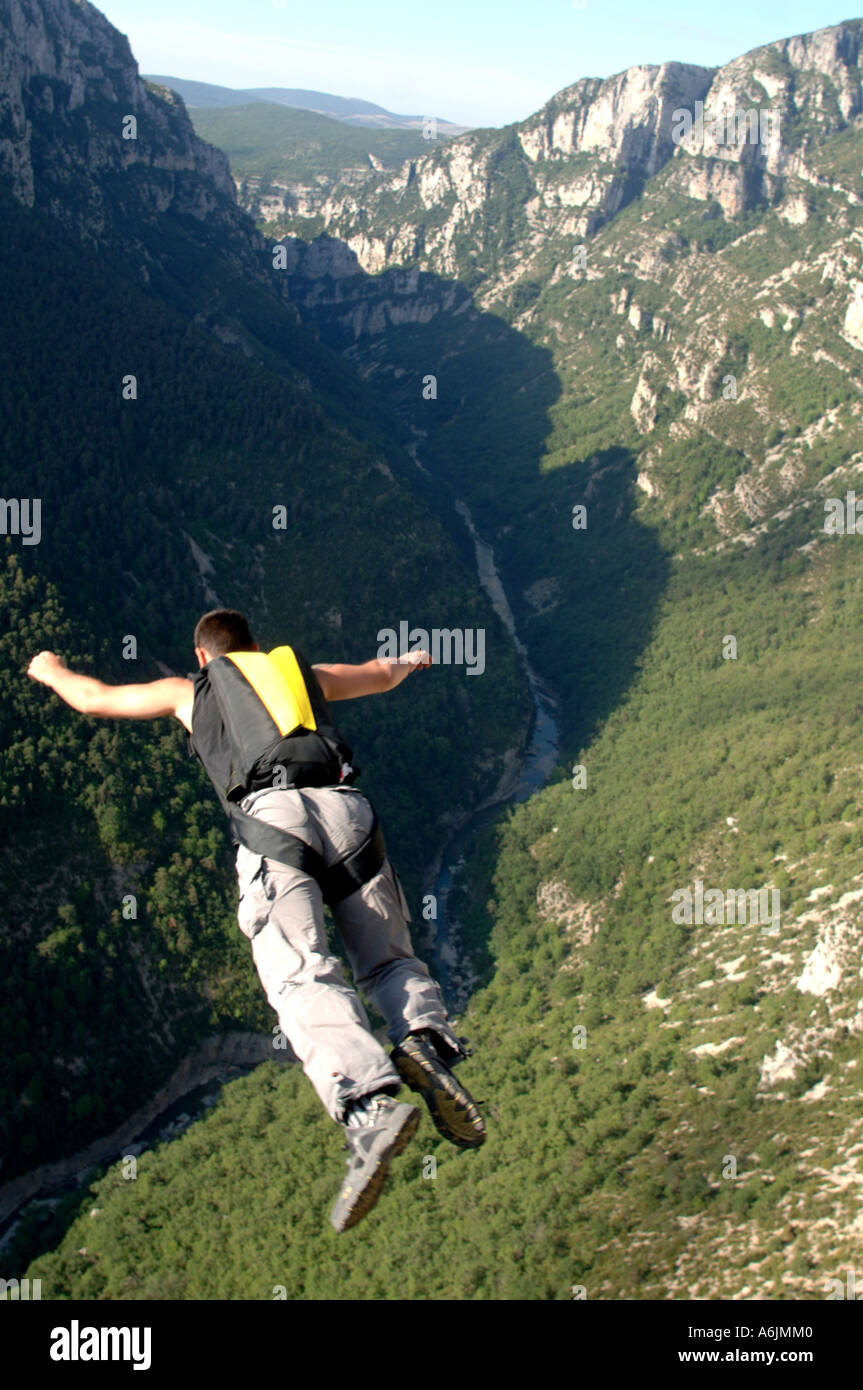 Basejumper nelle Alpi francesi, Francia Foto Stock