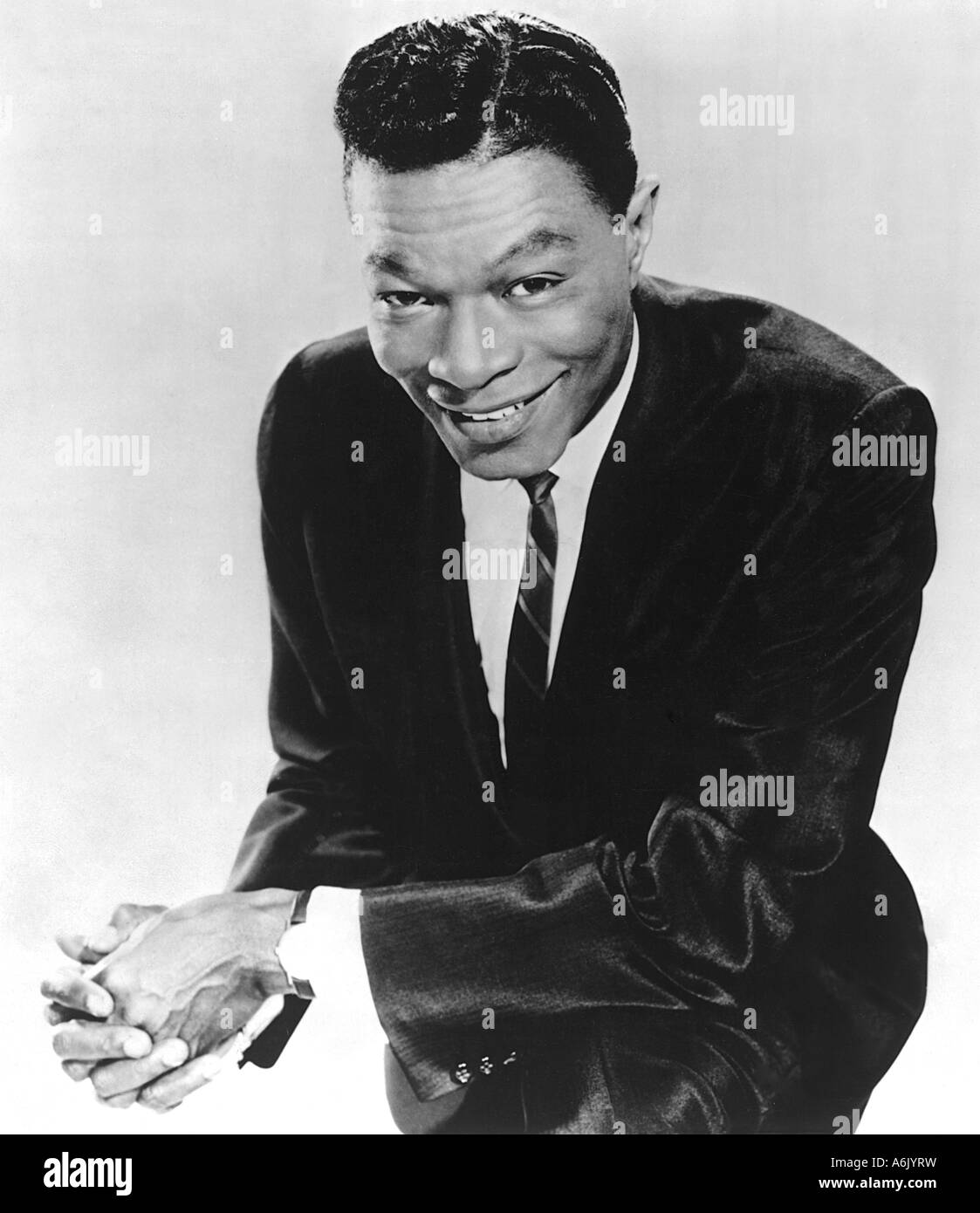 NAT KING COLE (1919-1965) foto promozionale della cantante statunitense circa 1963 Foto Stock