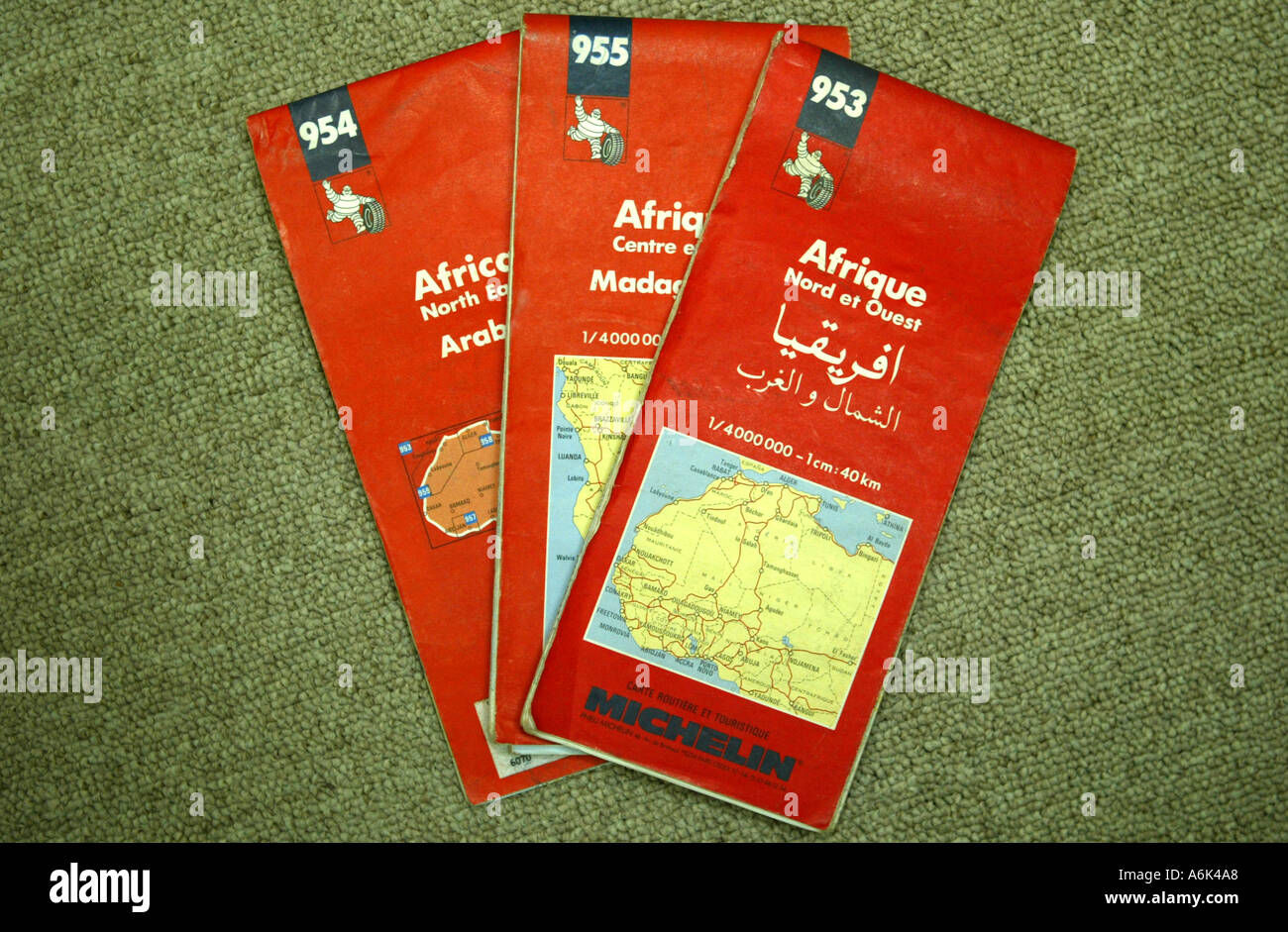 Stampate tre mappe Michelin che copre l'Africa Foto Stock