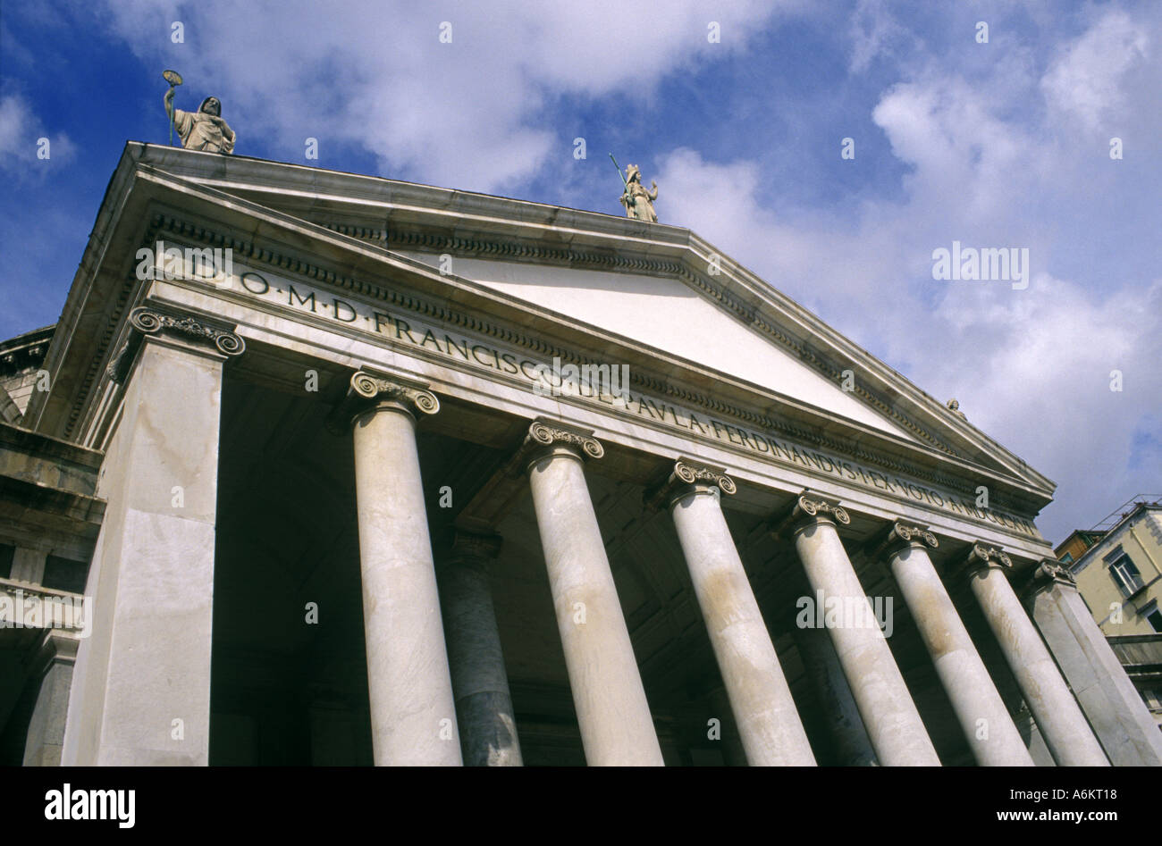 La Basilica di San Francesca Di Paola di Napoli costruito a imitazione del Pantheon di Roma Foto Stock