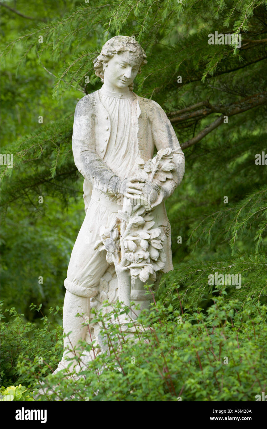 Il Castello di Torosay Giardino statua, Isle of Mull, Scotland, Regno Unito Foto Stock