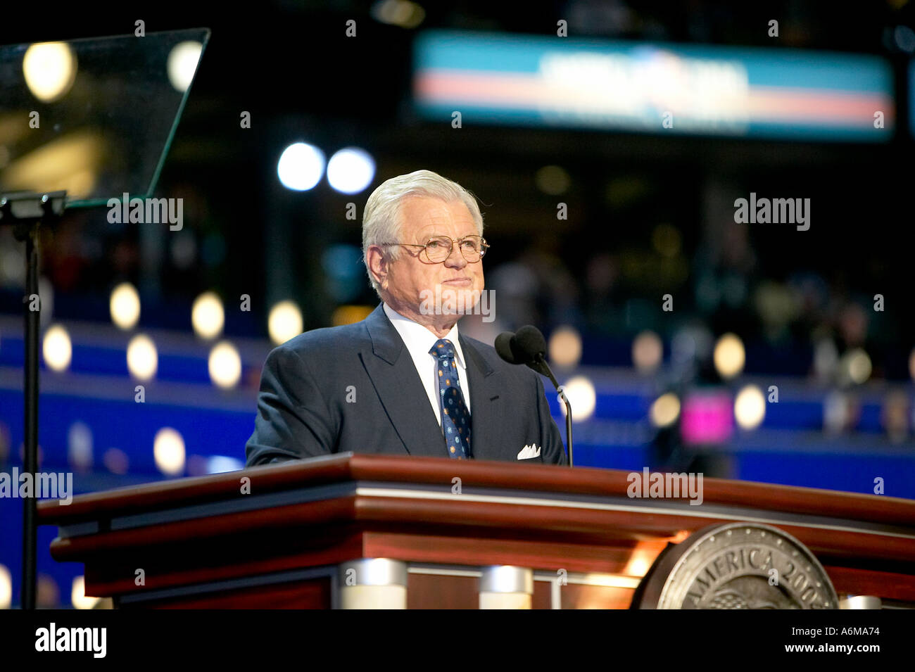 2004 Convention democratica al Boston Fleet Center George Mitchell e Ted Kennedy Foto Stock