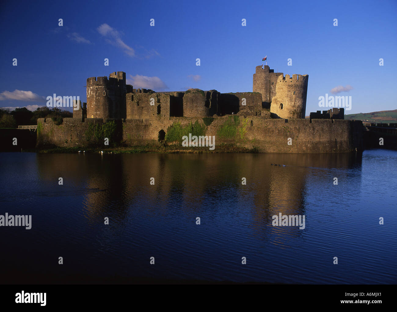 Castello di Caerphilly in autunno Caerphilly South Wales UK Foto Stock