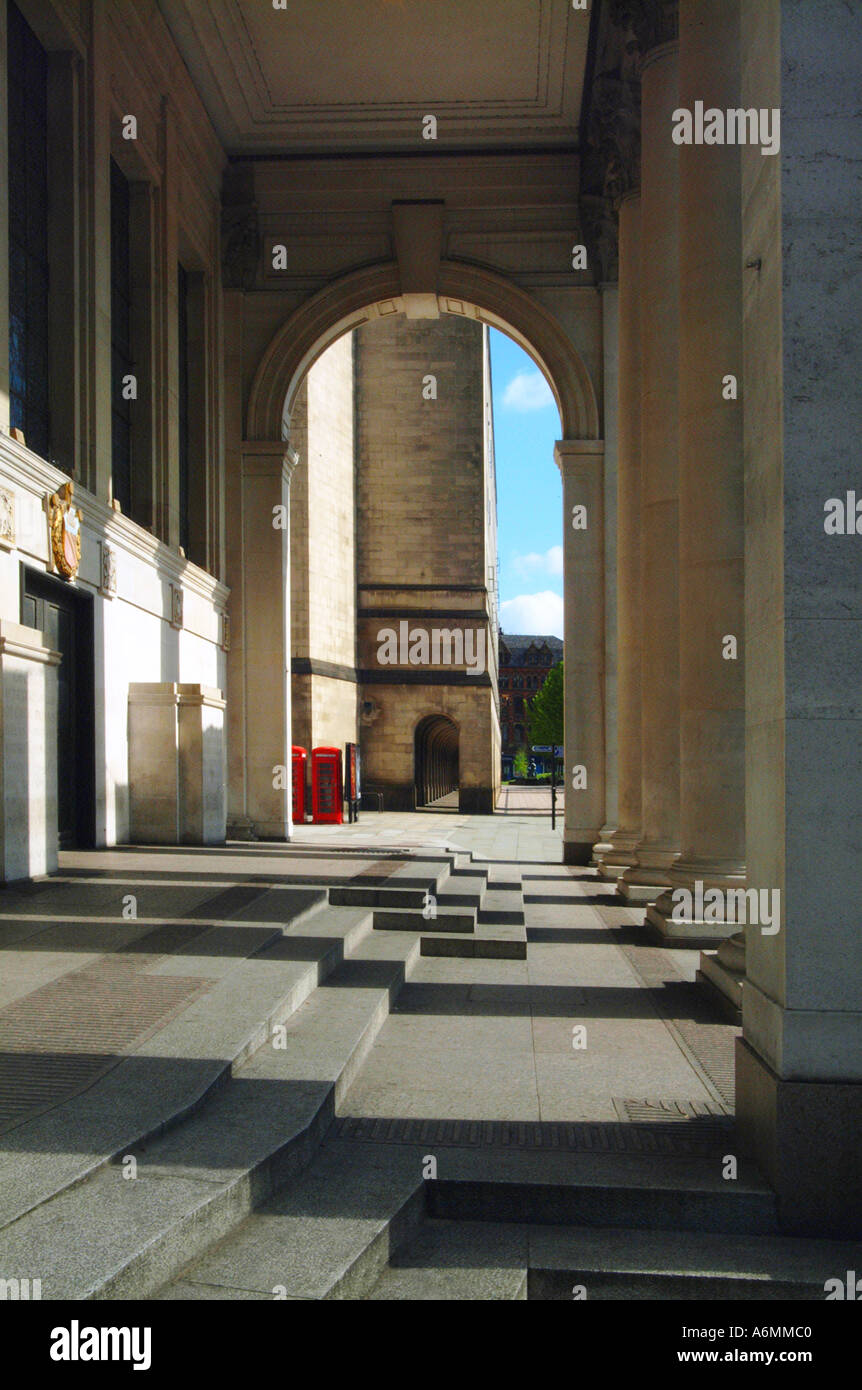 Centrale della libreria di riferimento Saint Peters Square il centro città di Manchester Lancashire Regno Unito Inghilterra Foto Stock