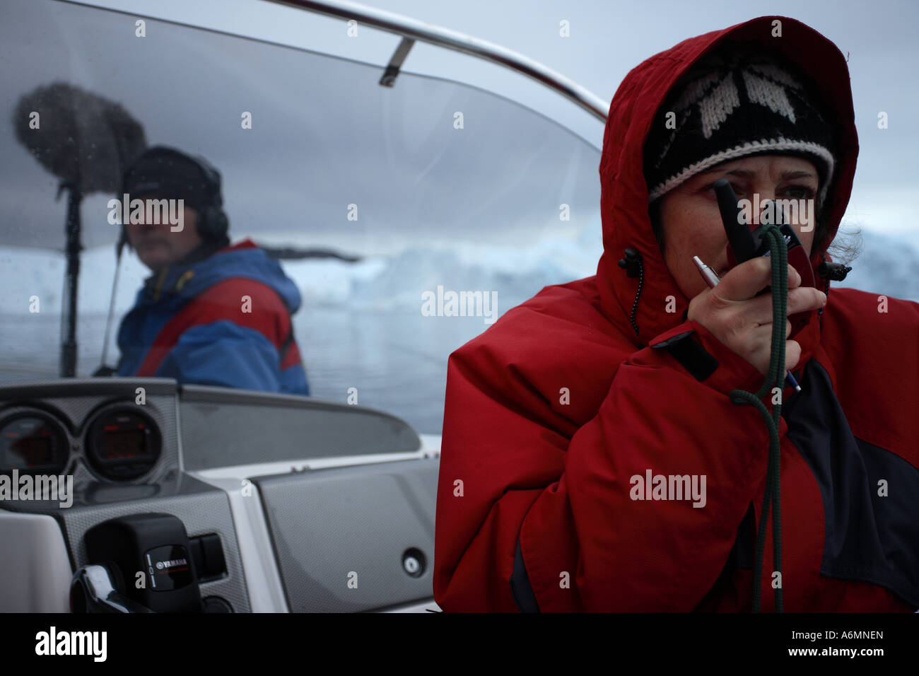 Il produttore del film parla sulla sua radio PMR per il presentatore Foto Stock