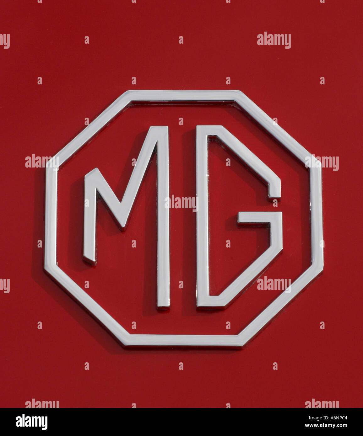 MG auto sportive logo rosso vernice carrozzeria Foto Stock