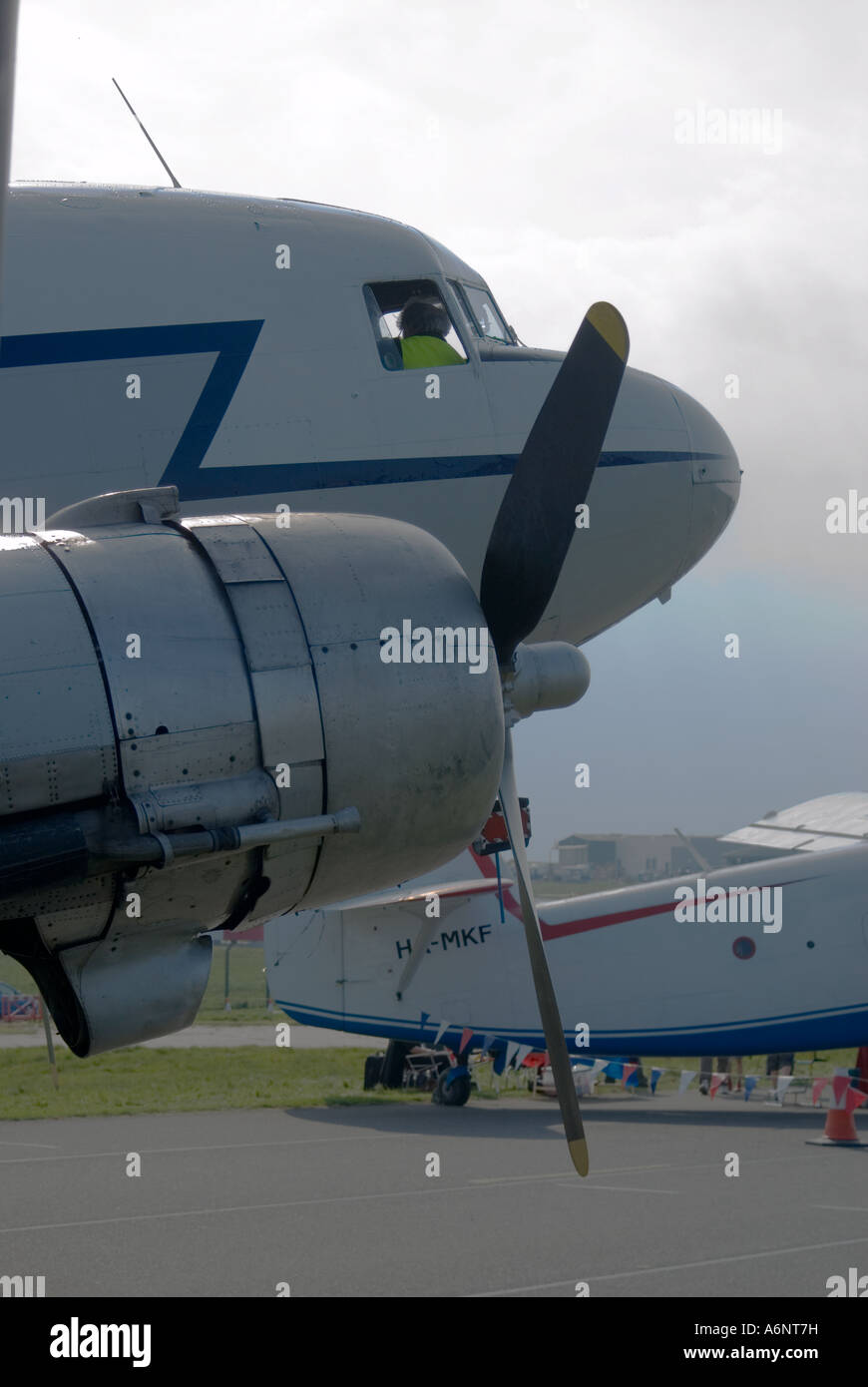 Douglas DC3 sul display a Manston Foto Stock