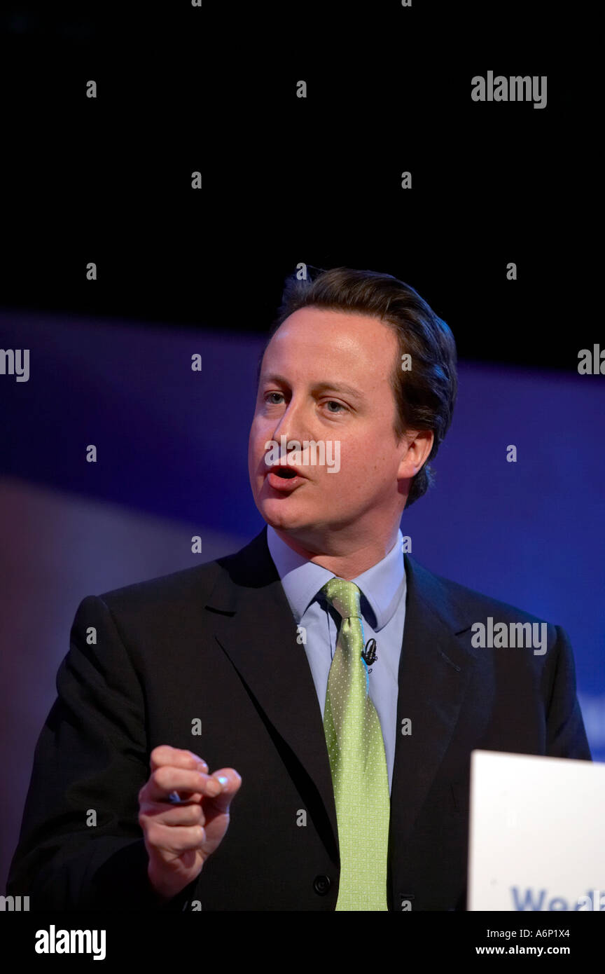 Il Primo Ministro David Cameron rivolgendosi a un gallese congresso del Partito conservatore di Llandudno, il Galles del Nord Foto Stock