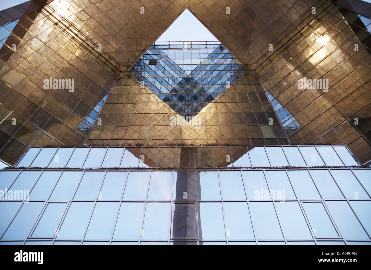 Edificio in vetro a Londra Inghilterra Foto Stock