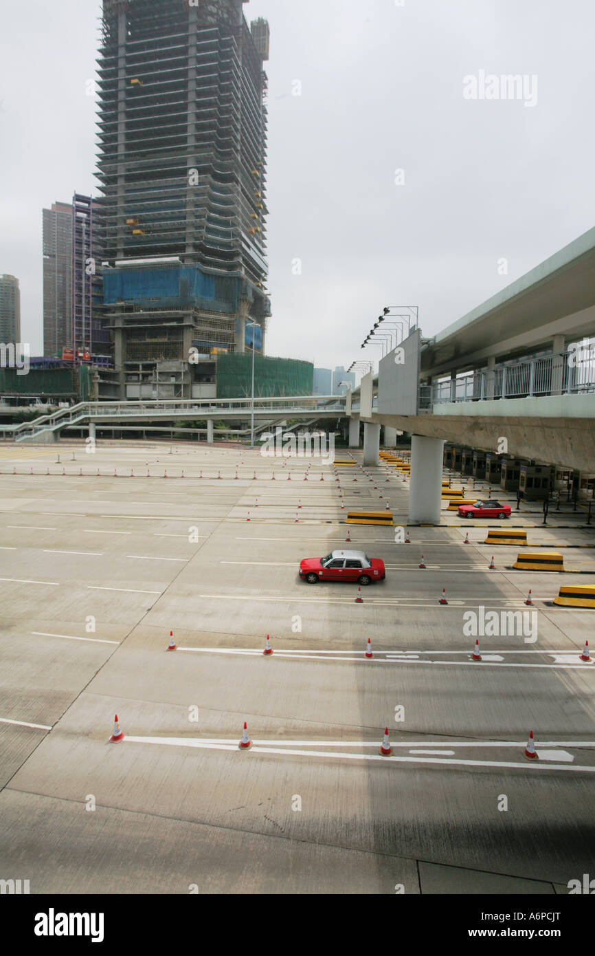 Multi-lane road in autostrada in West Kowloon Hong Kong Foto Stock