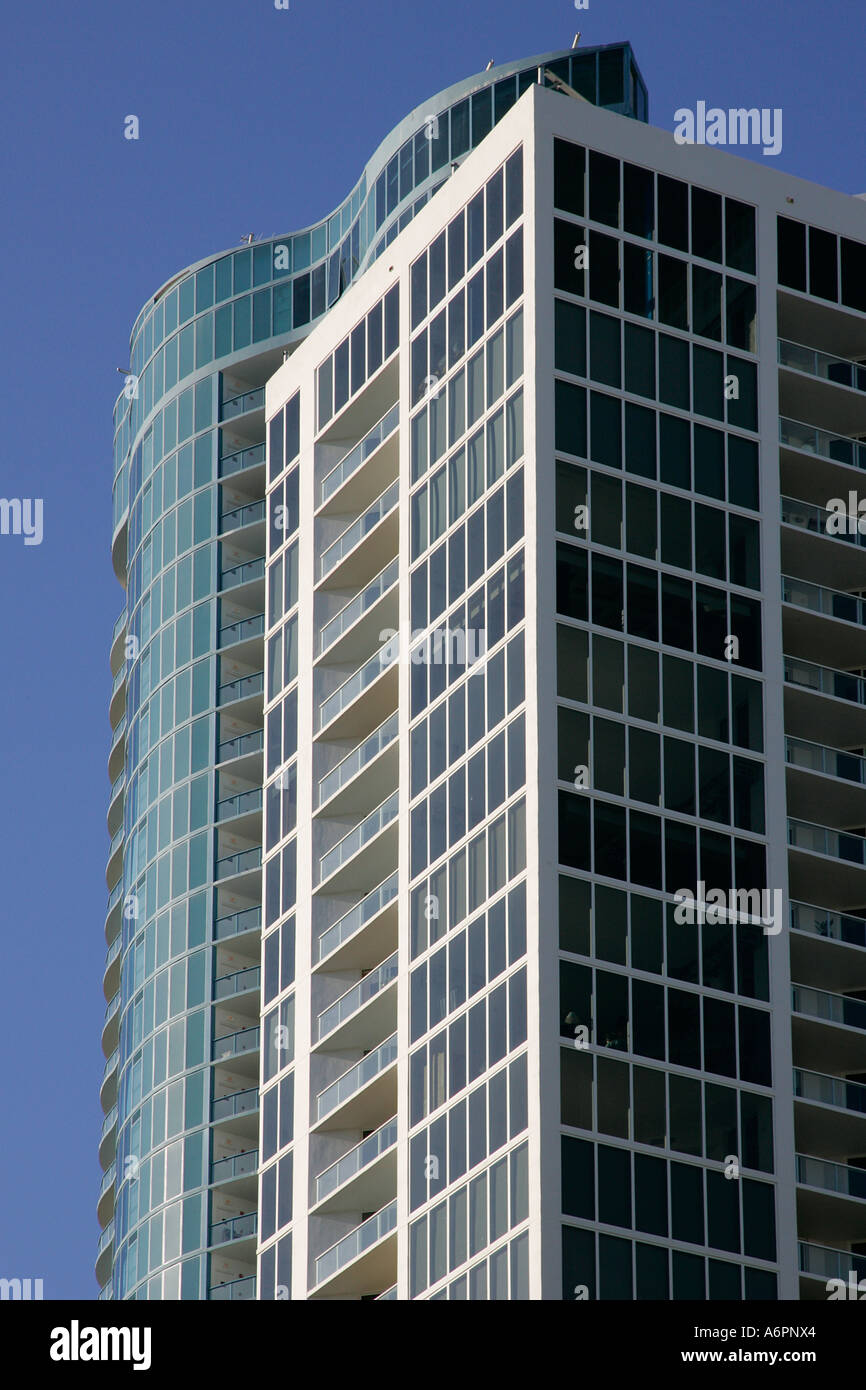 Fort Lauderdale FL Florida Intracoastal Waterway ufficio moderno blocco finestre di vetro centro città ispirazione skyline urbano per la città Foto Stock