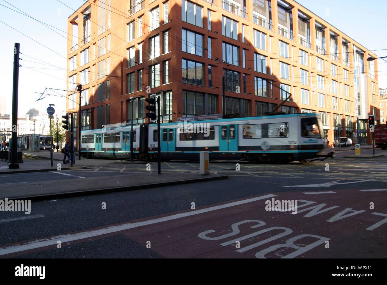 Il tram di Manchester Piccadilly vicino stazione ferroviaria Foto Stock