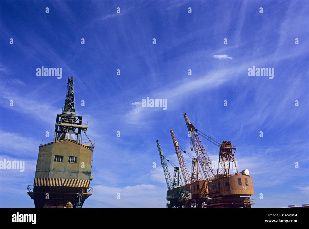 'Dry dock e gru, Mare isola, ex base navale su San Francisco Bay' Foto Stock