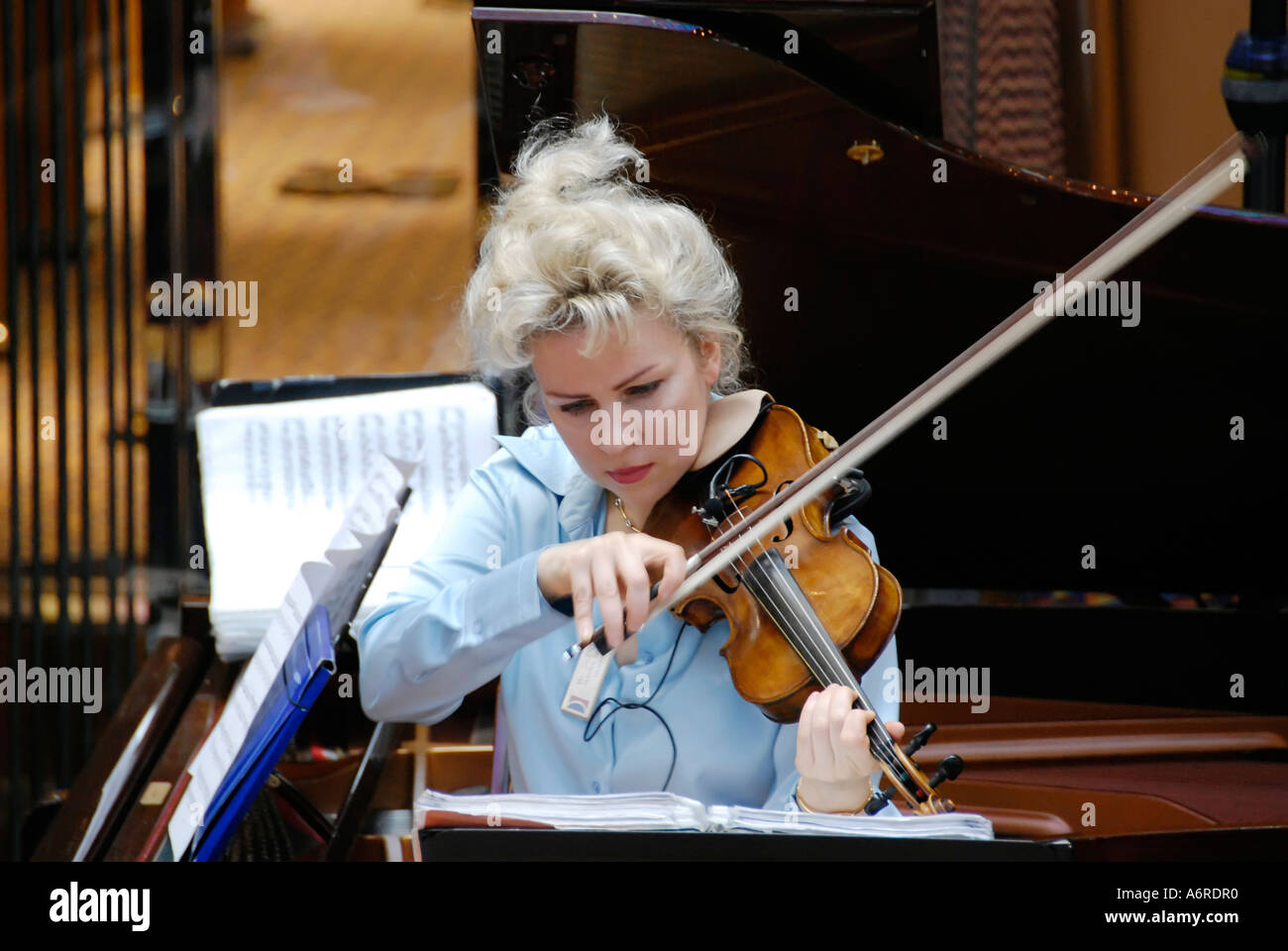 Attività a bordo della nave da crociera Carnival Fantasy in viaggio per le isole di Nassau St Maarten Martin Foto Stock