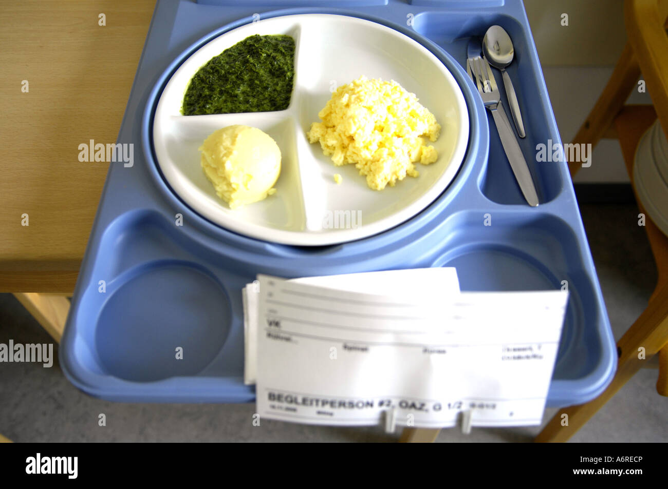 Ospedale vassoio alimentare tedesco di plastica Germania deutsch  deutschland Foto stock - Alamy