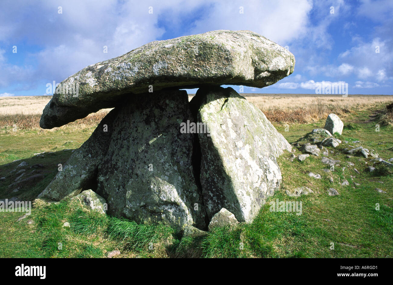 La forma a fungo Chun Quoit antica camera di sepoltura in Cornwall County Inghilterra REGNO UNITO Foto Stock