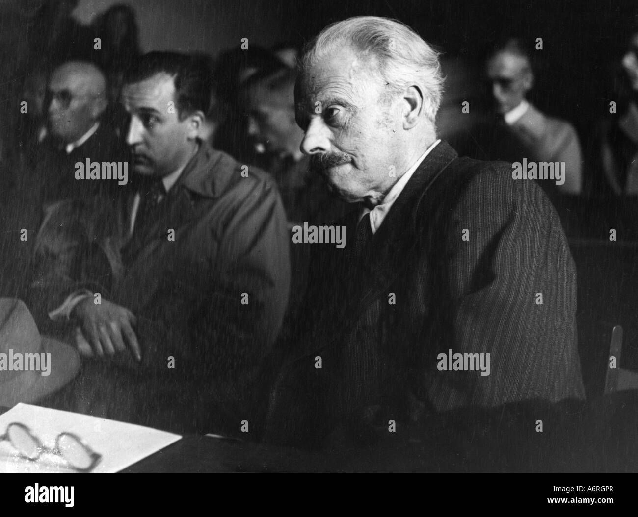 Kolbenheyer, Erwin Guido, 30.12.1878 - 12.4.1962, autore tedesco/scrittore, durante la sua prova denazification, Monaco di Baviera, 22.10.1948, Naz Foto Stock