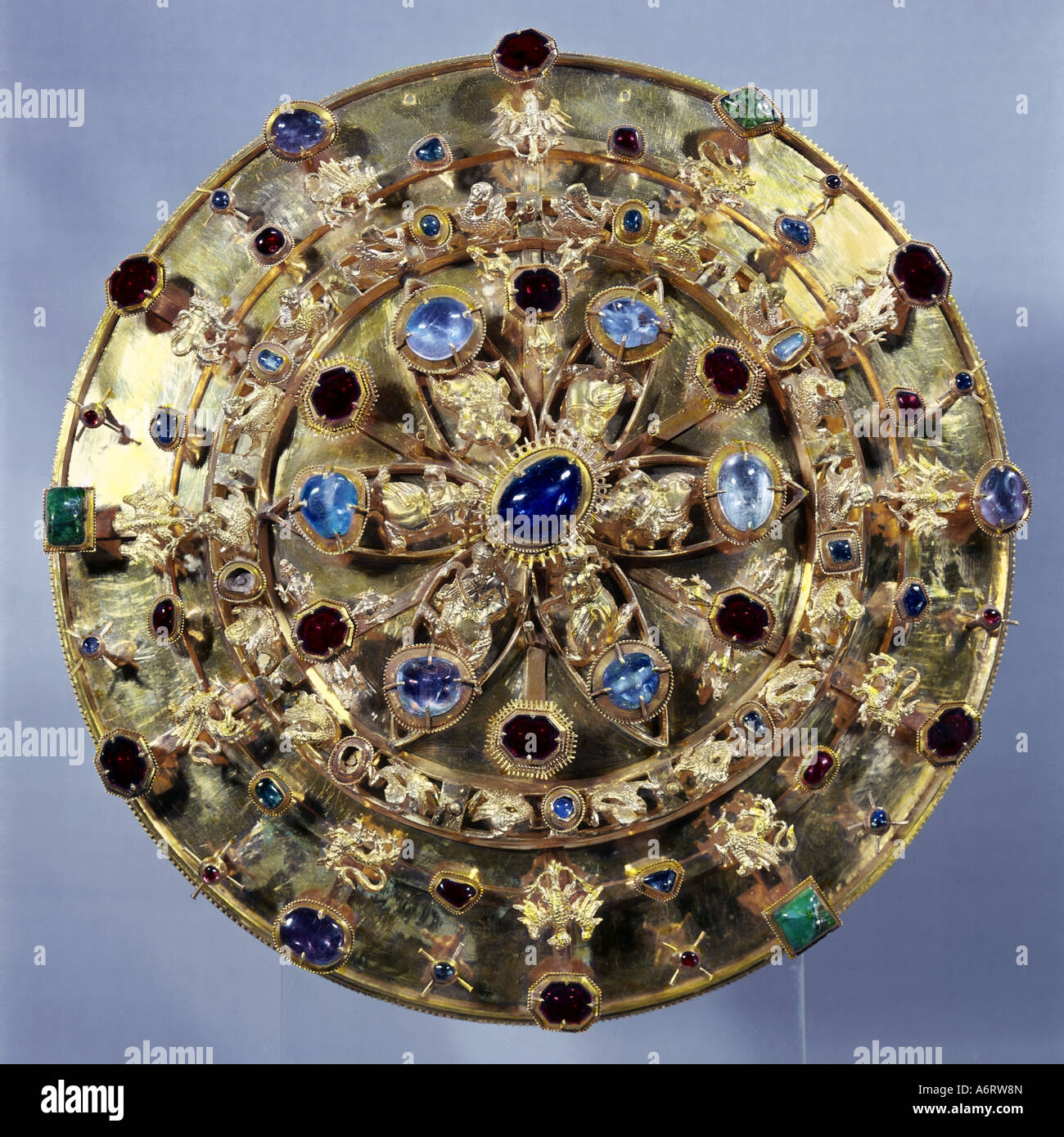 Belle arti, arti nordiche, gioielli, cosiddetto Motala spilla, XIII / xiv secolo, oro, pietre preziose, il museo nazionale delle antichità Foto Stock