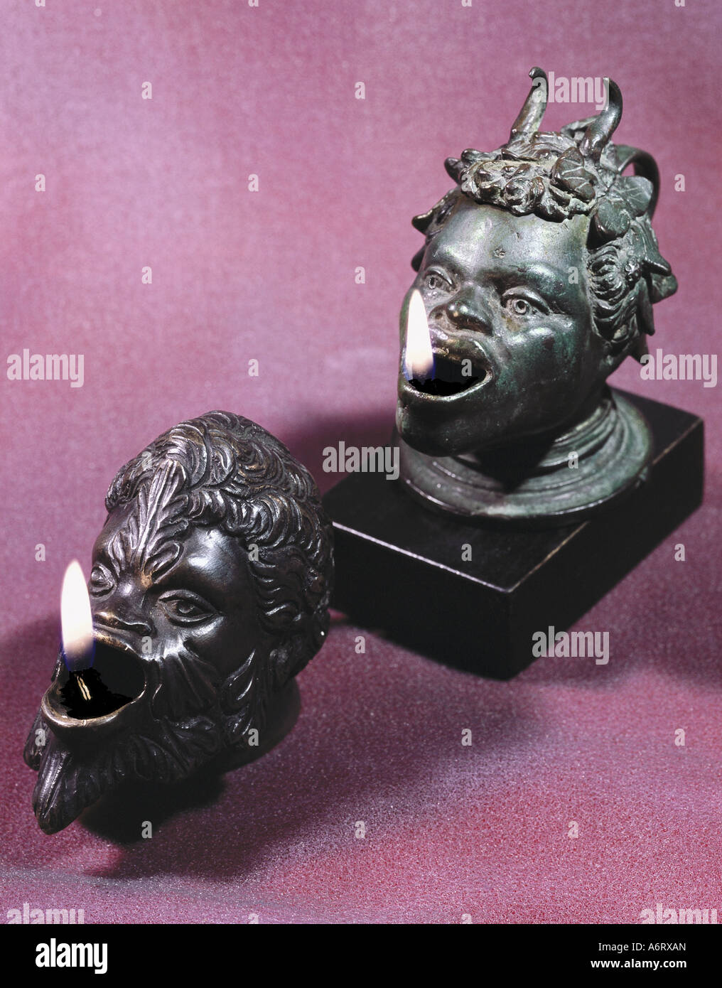 Energia, lampade e luce, due lampade ad olio, bronzo, Italia settentrionale, 1st mezzo 16th secolo, lampada, olio, faun, belle arti, rinascita, storico, storico, Foto Stock